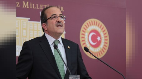 Türkiyəli nazir müavini: “Babam Azərbaycan Parlamentinin yaradılmasında iştirak edib”