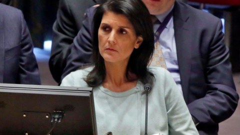 Nikki Heyli: “ABŞ Suriyaya zərbə endirməyə hazırdır”