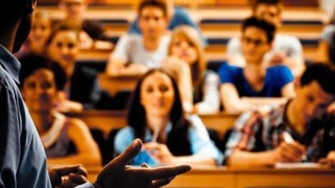 Azərbaycanda tələbələr universiteti 4 ildən tez də bitirə bilərlər - RƏSMİ