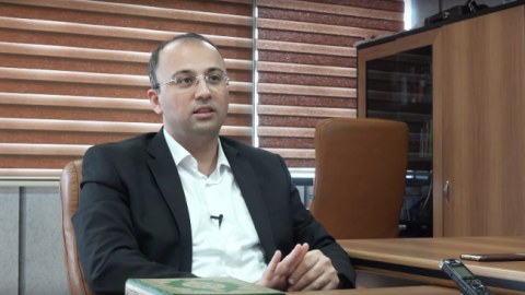İlahiyyat&ccedil;ı &ldquo;İslamda yoxdur&rdquo;a g&ouml;rə Dini Komitəni məhkəməyə verdi