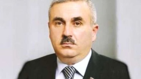 Ağır ürək əməliyyatı keçirən deputat iclasa gəldi