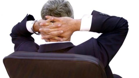 Deputat Prezidentin xəbərdarlığını təsadüf saymır: “Bəzi nazirlərin hətta köməkçisi adamı rədd edir”