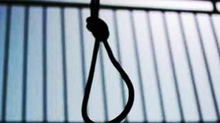 İranda 3 yaşlı uşağı d&ouml;yərək &ouml;ld&uuml;rən &ouml;gey ata edam edildi