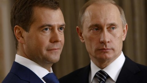 Putin və Medvedevin gəlirləri açıqlandı
