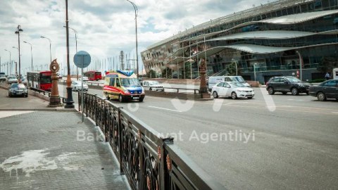 “Koroğlu” metrostansiyası qarşısındakı avtobus dayanacağı ləğv edilir