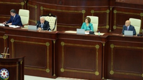 Parlament bu gün TOPLANIR - Baş nazirin kimliyi açıqlanacaq 