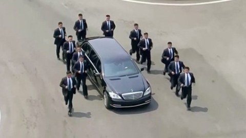 Kim Çen Inın cangüdənlər ordusu - FOTO