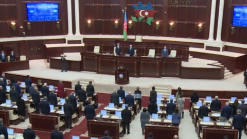 Parlamentin iki komitəsinə yeni üzvlər seçildi - ADLAR