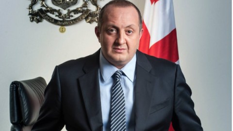 Prezident etiraz olaraq parlamentin iclas zalını tərk etdi