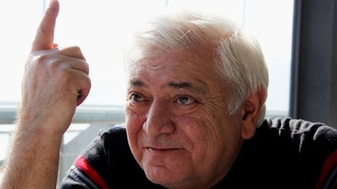 Aqil Abbas telekanalları ara həkimlərinin reklamına görə İTTİHAM ETDİ   