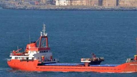 Yunanıstanla  Türkiyə gəmiləri sularda toqquşdu