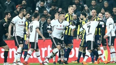 "Beşiktaş"a texniki məğlubiyyət - "Fənərbağça" finalda 