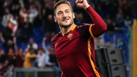 Romada əfsanəvi futbolçunun heykəli qoyulacaq