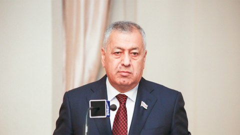 &ldquo;Həkimlərin, m&uuml;əllimlərin maaşına yenidən baxılsın&rdquo; 