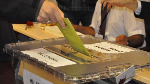  Türkiyənin müxalifət partiyası parlament seçkilərində iştirakdan imtina edib 
