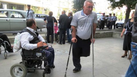 Əlillərlə bağlı qanun dəyişdirilir   