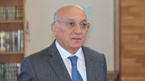 Mübariz Qurbanlıdan məscidlərə azanla bağlı XƏBƏRDARLIQ