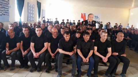 Cəzaçəkmə müəssisələrində əfv sevinci - FOTO