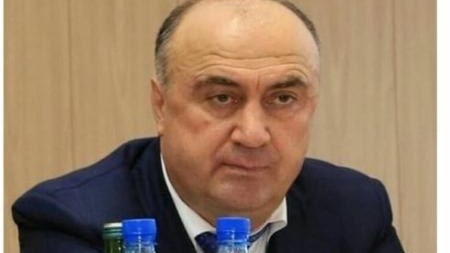 Məmur Azərbaycana ke&ccedil;mək &uuml;&ccedil;&uuml;n dağlara qa&ccedil;dı