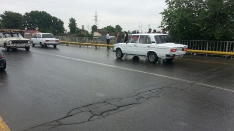 G&ouml;y&ccedil;ayda selin dağıtdığı yolun alternativi tikilir