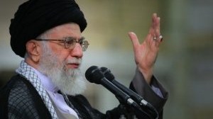 “Düşmənin bir raketinə 10 raketlə cavab verəcəyik” - Ayətullah Xamenei 