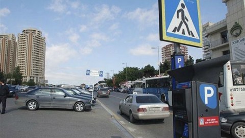 Hərəkətə mane olan qanunsuz parklanmalar ləğv ediləcək - SİYAHI
