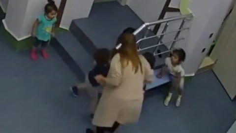 &Ouml;zəl bağ&ccedil;aların əksəriyyəti məmurlarındır