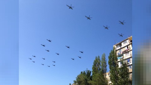 Azərbaycan hərbi parada HAZIRLAŞIR - Təyyarə və helikopterlər havaya qalxdı  