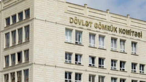 “Heç bir ölkədə turist özüylə 3 kisə kartof gətirmir” - Gömrük Komitəsinin rəsmisi