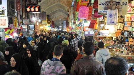 Bahalaşmanı &ouml;nləmək &uuml;&ccedil;&uuml;n anbarlardakı mallar satışa &ccedil;ıxarıldı