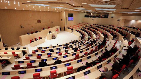 Yeni baş nazirin h&ouml;kuməti təsdiq olundu
