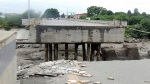 Göyçayda körpünün dağılmasına görə vəzifəli şəxslər həbs edildi - RƏSMİ