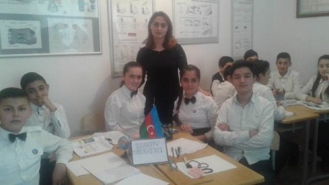 Məcburi köçkün şagirdlər üçün ödənişsiz fizika kursu keçiriləcək 