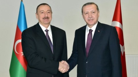 İlham Əliyev Ərdoğanı qələbəyə görə təbrik etdi