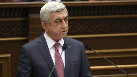 Sarkisyanın partiyası daha bir deputat yerini itirdi