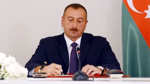 Prezident Gömrük Komitəsinin iki sədr müavinini işdən çıxardı - Yeni TƏYİNATLAR