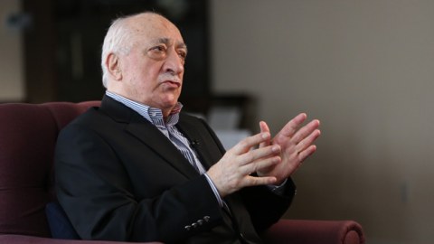 ABŞ mətbuatı Gülənə münasibətini dəyişdi