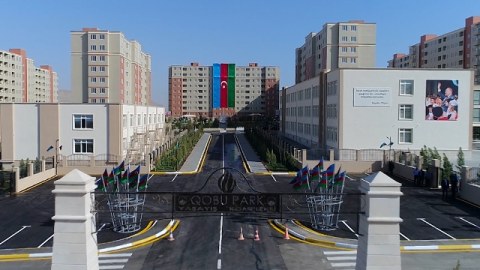 Dövlət Komitəsi jurnalistləri Qobudakı köçkün şəhərciyinə apardı - FOTOLAR