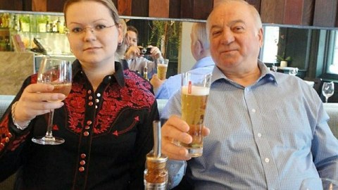 Skripal ailəsini zəhərləyənlər Britaniyanı tərk edib