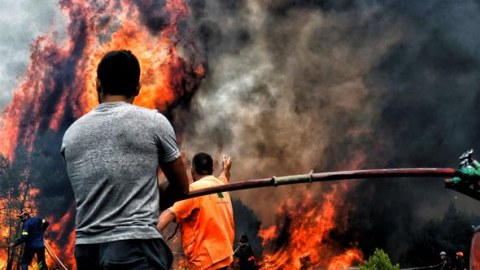 Yunanıstandakı dəhşətli yanğınlar fotoqrafın gözü ilə - FOTOLAR