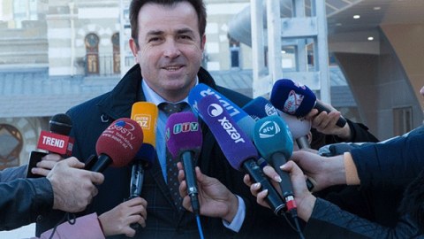 Cavid Qurbanov öz işçisindən narazı qalıb