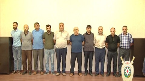 Bakıda pirat dərslik və test topluları hazırlayan dəstə tutuldu - FOTOLAR