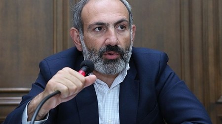 Paşinyan Qazaxıstan prezidentinə zəng etdi