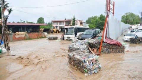 Leysan yağışları Türkiyəni cətin duruma saldı - VİDEO