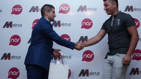 Modern.az və “NAR” 700 bal toplayanları bir araya gətirdi - Onlara telefonlar verildi – FOTOLAR