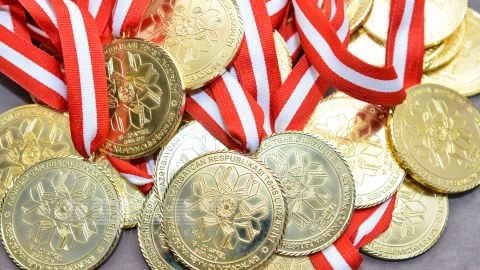 185 məzun məktəbi qızıl medalla bitirib - SİYAHI