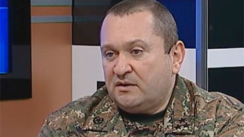 Ermənistanda yüksək rütbəli hərbçi işdən qovuldu