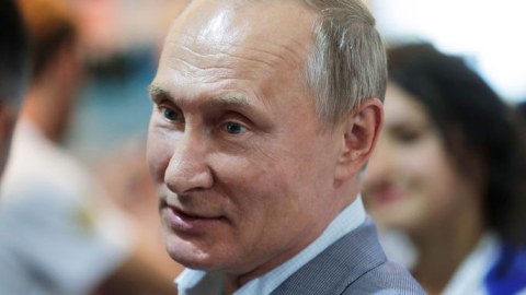 Putin xarici işlər nazirinin toyuna qatılacaq 