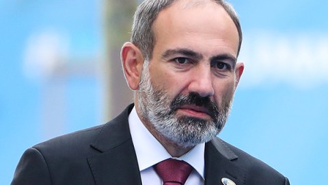 Paşinyan tərəfdarlarını Yerevanın mərkəzinə yığdı