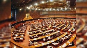 Pakistanda yeni baş nazir se&ccedil;ilib